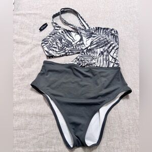 ADORE ME Gray & White One
Piece Cutout Swimsuit Women's size M